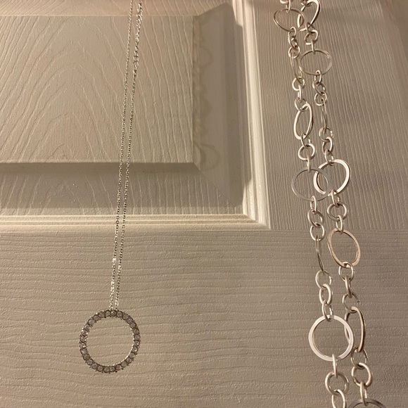 4 fashion necklaces - Picture 3 of 4